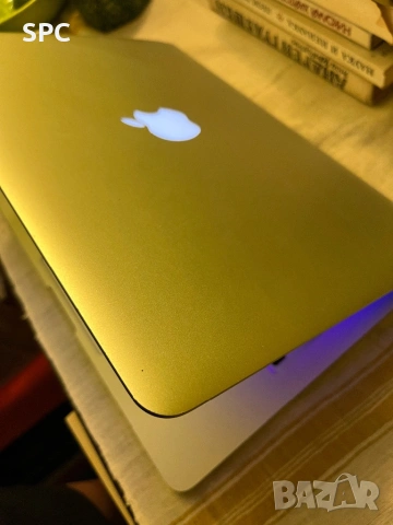 Mac book pro 13 intel iris 