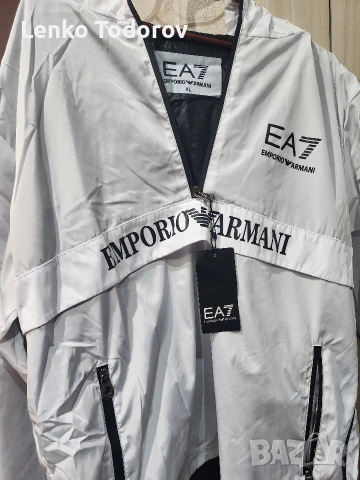 Ветровка подходяща за сезона много красива 