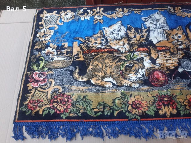 Стар плюшен ковьор с котета, снимка 2 - Антикварни и старинни предмети - 55190430