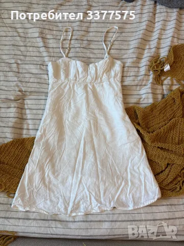 Ленена бяла рокля Bershka XS, снимка 2 - Рокли - 55654083