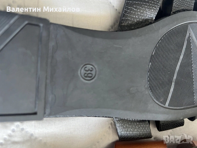Продавам дамски чехли , снимка 5 - Чехли - 55320760
