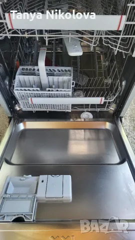 Съдомиялна Electrolux за вграждане, 55см ширина, снимка 2 - Съдомиялни - 55500887