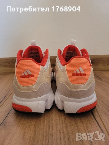 Дамски маратонки Adidas Soltec 2-38 номер, снимка 4 - Маратонки - 54356120