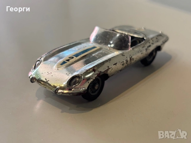 Corgi Toys / Jaguar E type