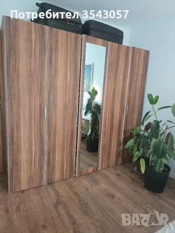 Гардероб  ,две нощни шкафчета  и скрин, снимка 6 - Гардероби - 55608743