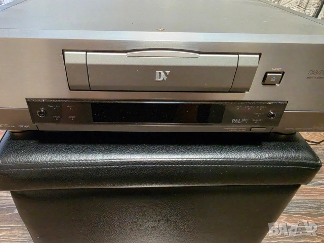 Продавам видео Sony DHR-1000VC , снимка 9 - Плейъри, домашно кино, прожектори - 55167968
