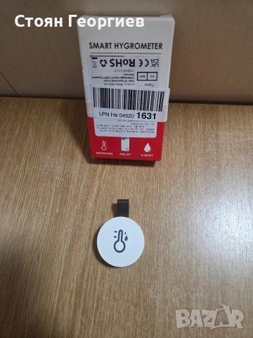 Компактен интелигентен хигрометър и термометър, който се свързва чрез Bluetooth 5.0