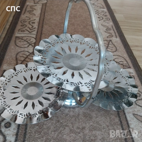 Стар,метален поднос