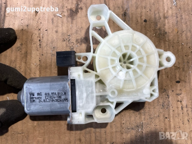Моторче Стъклоповдигач Предна Дясна 4K0959812A Volkswagen ID.3 E11 pro, снимка 2 - Части - 54045826