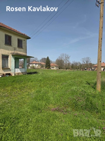 училище с голям двор, снимка 2 - Вили - 54214747