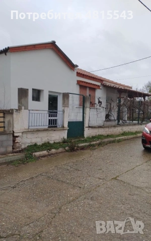 Продава се къща с двор в Гърция