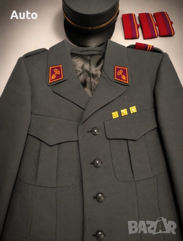 Автентична Швейцарска Военна Униформа (Ord. 72) – Пълен Комплект „Минт“, снимка 3 - Други ценни предмети - 54566569