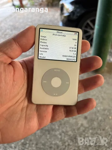 Продавам Apple iPod Classic 5th Gen (5.5 Gen / With Video) 30GB, снимка 2 - iPod - 55436236