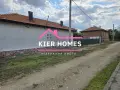 Реновиран имот с две жилищни сгради в с. Стрелци, обл. Пловдив , снимка 1