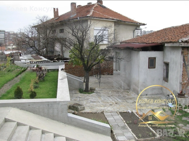 Автентична възрожденска къща град Чирпан, снимка 3 - Къщи - 55221234