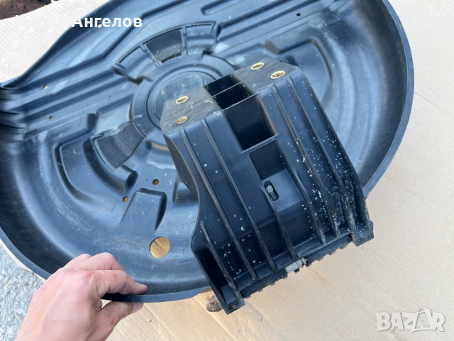 Кората на резервната гума за BMW E46 Compact, снимка 7 - Части - 54381635