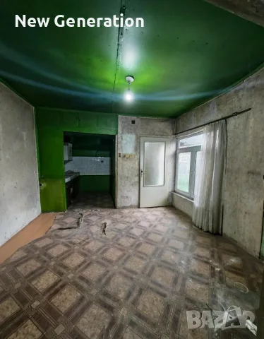 Къща в Центъра на гр.Силистра, на 100м от Дунавската градина, с нов покрив и дограма, 9 стаи, снимка 14 - Къщи - 55515855