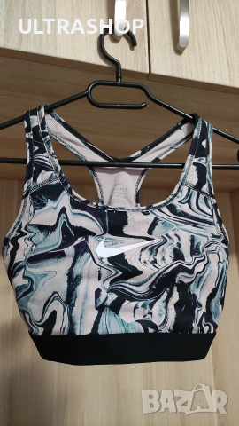 Дамски топ в отлично състояние Nike size S, снимка 6 - Корсети, бюстиета, топове - 55154650