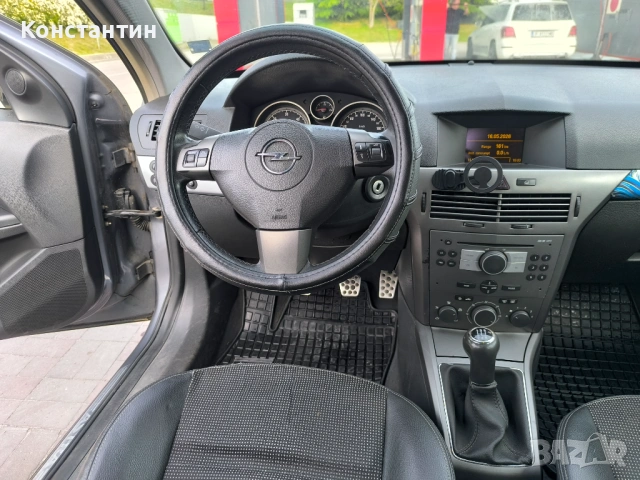 Opel Astra 1.7 CDTI, снимка 10 - Автомобили и джипове - 54731374