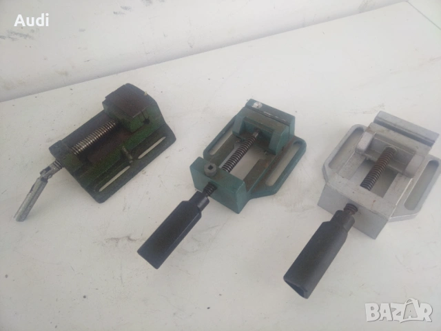 Малко алуминиево менгеме за настолна бормашина.  Внос от Германия