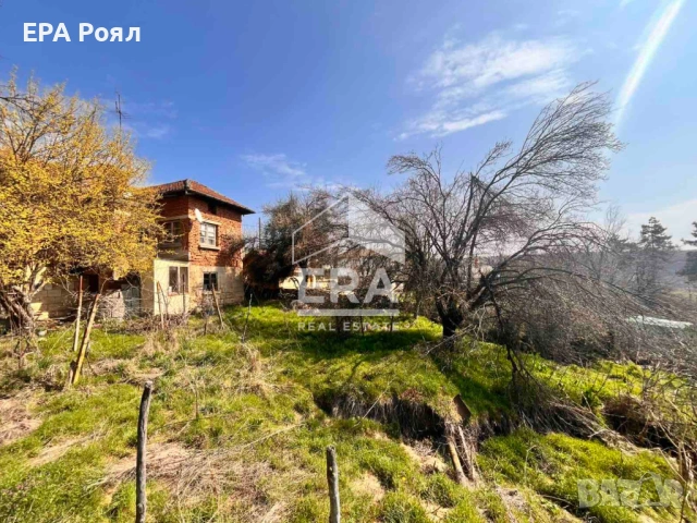 ЕКСКЛУЗИВНО: Имот с огромен потенциал в с. Табачка!, снимка 5 - Къщи - 54038810