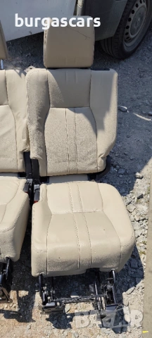 Седалки задни втори ред Land Rover Discovery IV 2016г. 3.0-245к.с., снимка 2 - Части - 54524762