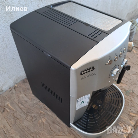 Кафемашина Delonghi Magnifica , снимка 3 - Кафемашини - 54443234
