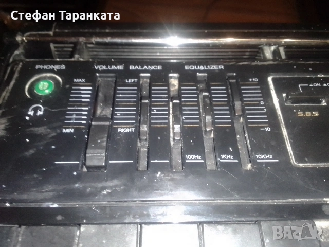 радио касетофон работи си на радио , снимка 3 - Радиокасетофони, транзистори - 54725405