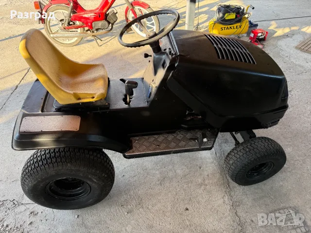 Тракторна косачка без косилен апарат briggs&stratton 12 кс
