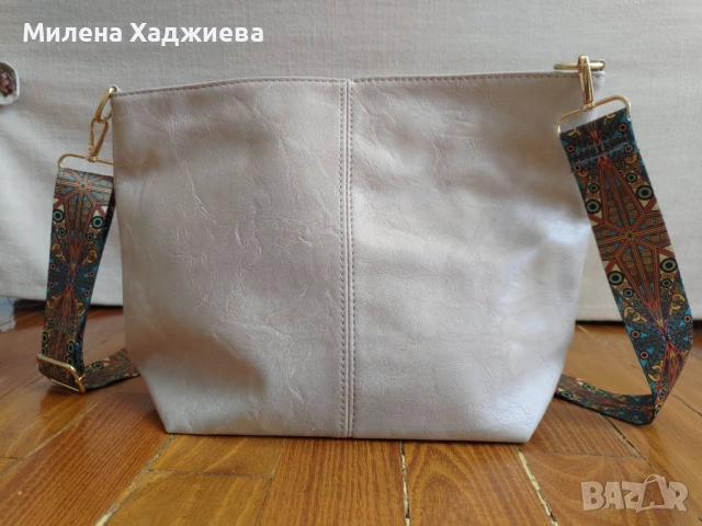 Дамска сива чанта с цветна дръжка, снимка 3 - Чанти - 54079310