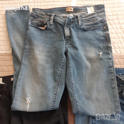 Levi's, Tommy Hilfiger, дамски дънки, снимка 2 - Дънки - 54733328
