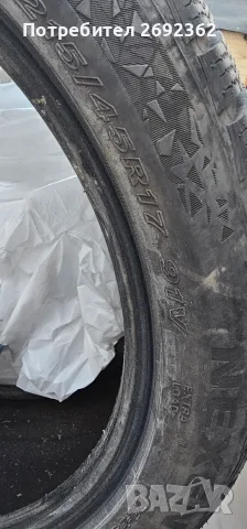Зимни гуми Нексен 215 45 17, снимка 4 - Гуми и джанти - 55342788