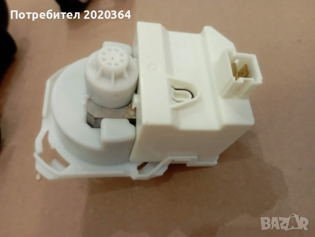 Водна Помпа с филтър. Корпус. Маркучи. За пералня - INDESIT IWC 71282 ECO, ARISTON, WHIRLPOOL, снимка 3 - Перални - 54617930