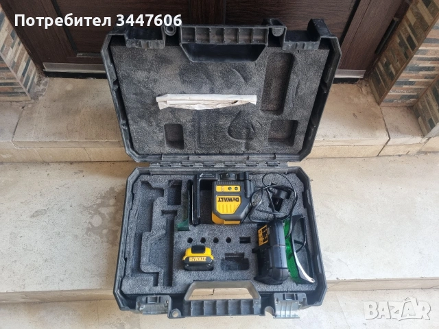 Лазерен нивелир Dewalt DCE088g 