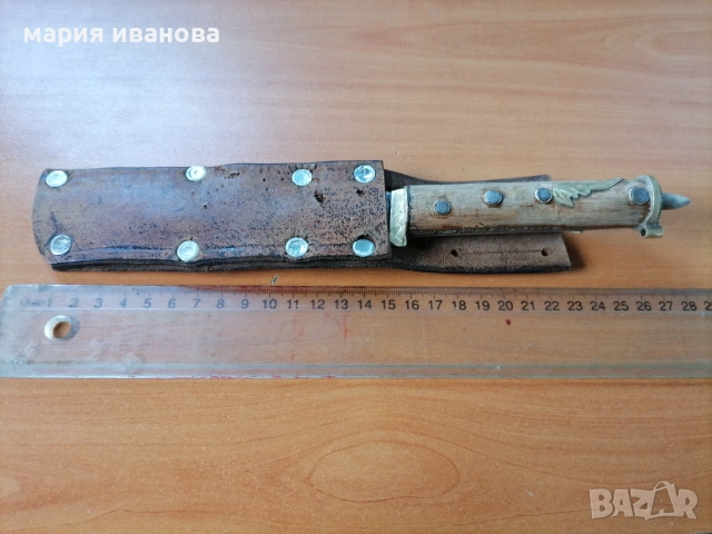 Стар овчарски нож с кожена кания 