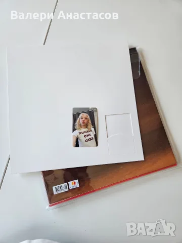 ROSÉ / BLACKPINK – rosie албум с CD, фотокарти, плакати + подарък ключодържател, снимка 3 - CD дискове - 55332728