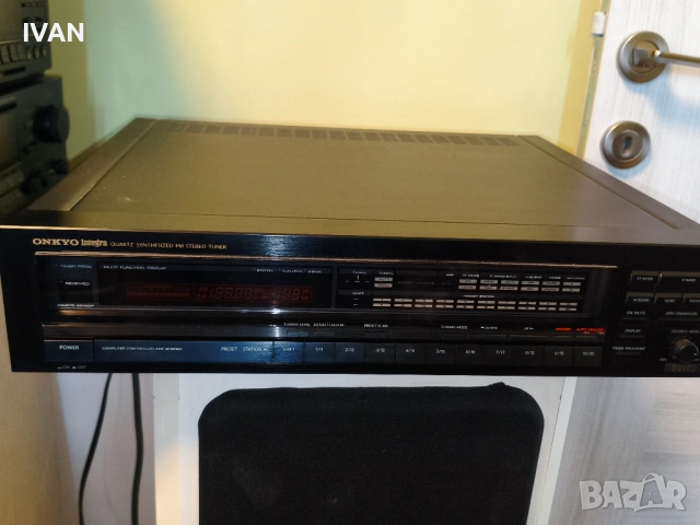 Продавам тунер onkyo-t9990, снимка 2 - Ресийвъри, усилватели, смесителни пултове - 54194100