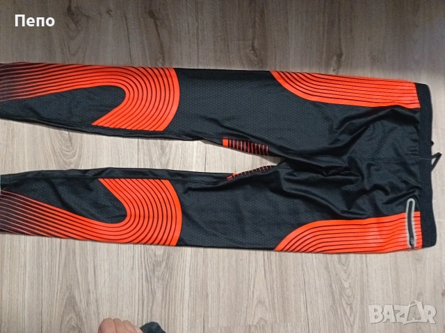 Клин Nike, снимка 3 - Спортни дрехи, екипи - 54493517