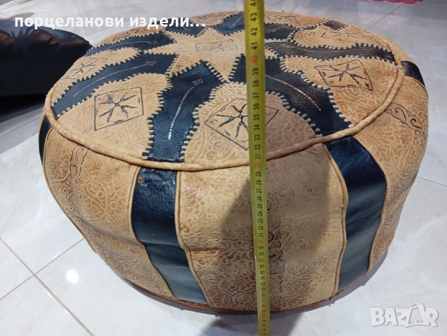 Автентичен марокански пуф табуретка ръчно изработен от естествена кожа , снимка 3 - Антикварни и старинни предмети - 53976352
