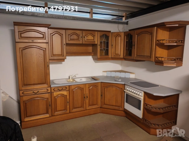 Чисто нова дъбова кухня с уреди 