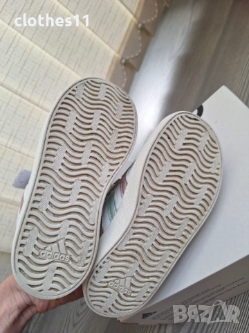Кецове Adidas, снимка 5 - Детски маратонки - 54477885