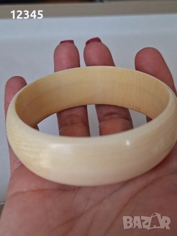 Стара гривна от слонова кост 