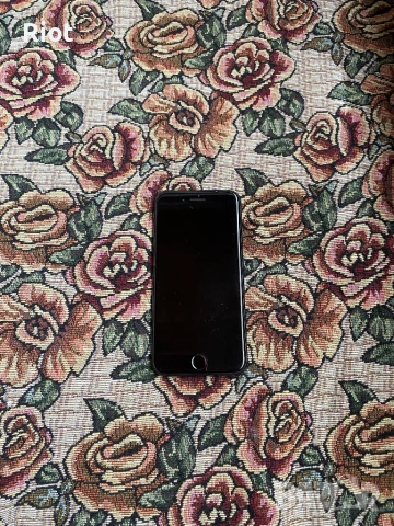 Продавам iPhone SE 2020, снимка 2 - Apple iPhone - 54929435