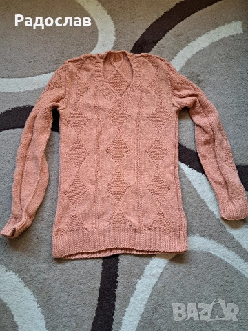 Чисто нов плетен вълнен пуловер