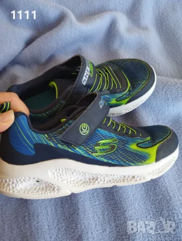 Светещи Skechers номер 36.