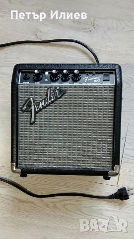 Продавам китара Stratocaster Squier + усилвател Fender, distortion педал и аксесоари, снимка 7 - Китари - 54400330