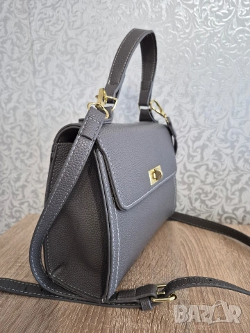 Дамска чанта, снимка 3 - Чанти - 54319396