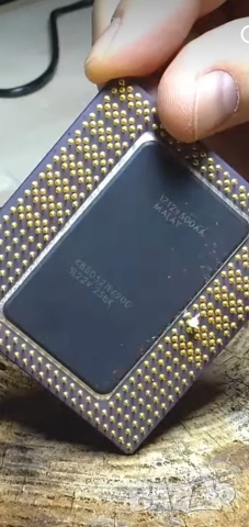 Ретро процесор Intel Pentium Pro GOLD за колекция, снимка 3 - Процесори - 55010298
