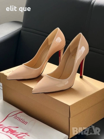 лачени обувки Christian Louboutin с характерната червена подметка