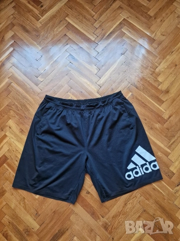 Страхотни мъжки къси панталони ADIDAS размер 2ХL 